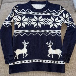 Christmas Sweater Women sz Small Snowflake Reindeer  blue white winter warm cozy